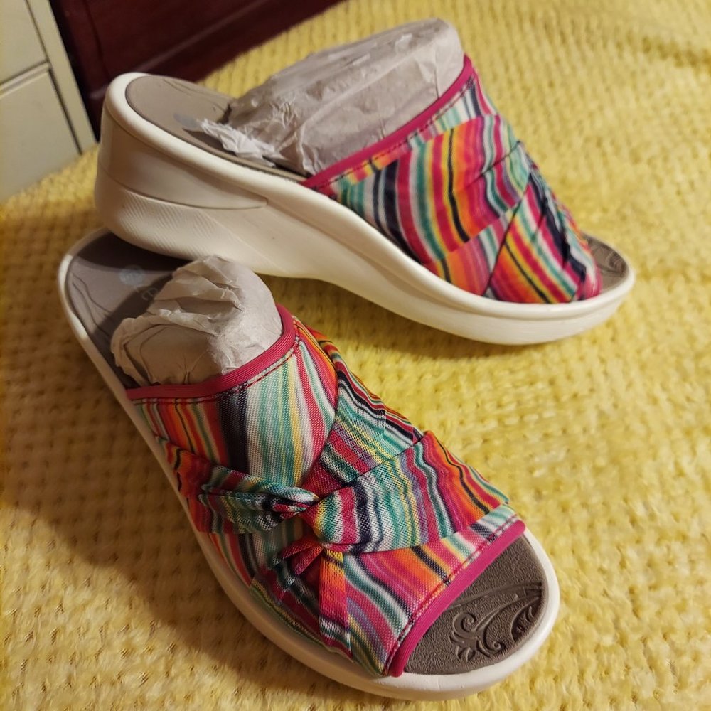 BZees colorful slide sandal - Picture 2 of 6